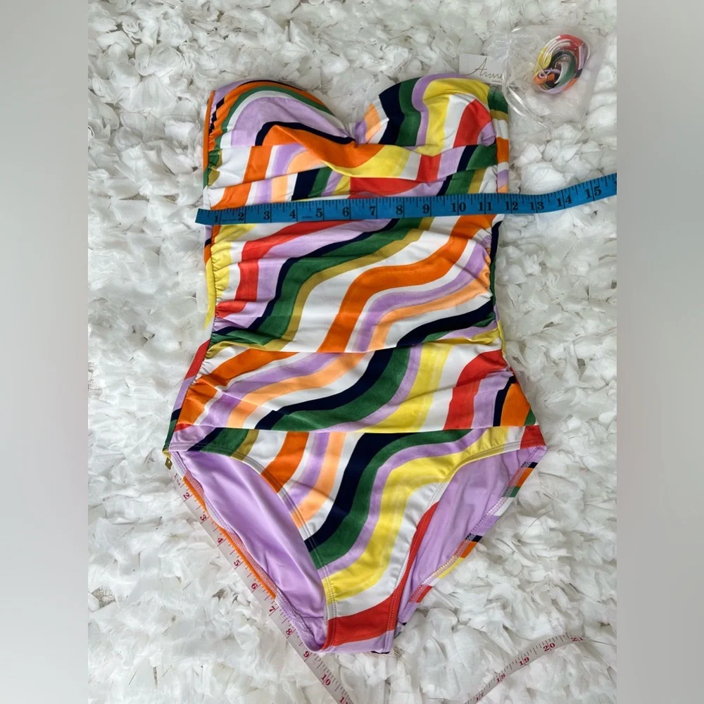 NWT Women's Twist Front Shirred One‎ Piece Swimsuit SIZE 6